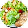 Atún con vegetales frescos